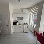 Istanberry - Scarlet 4*